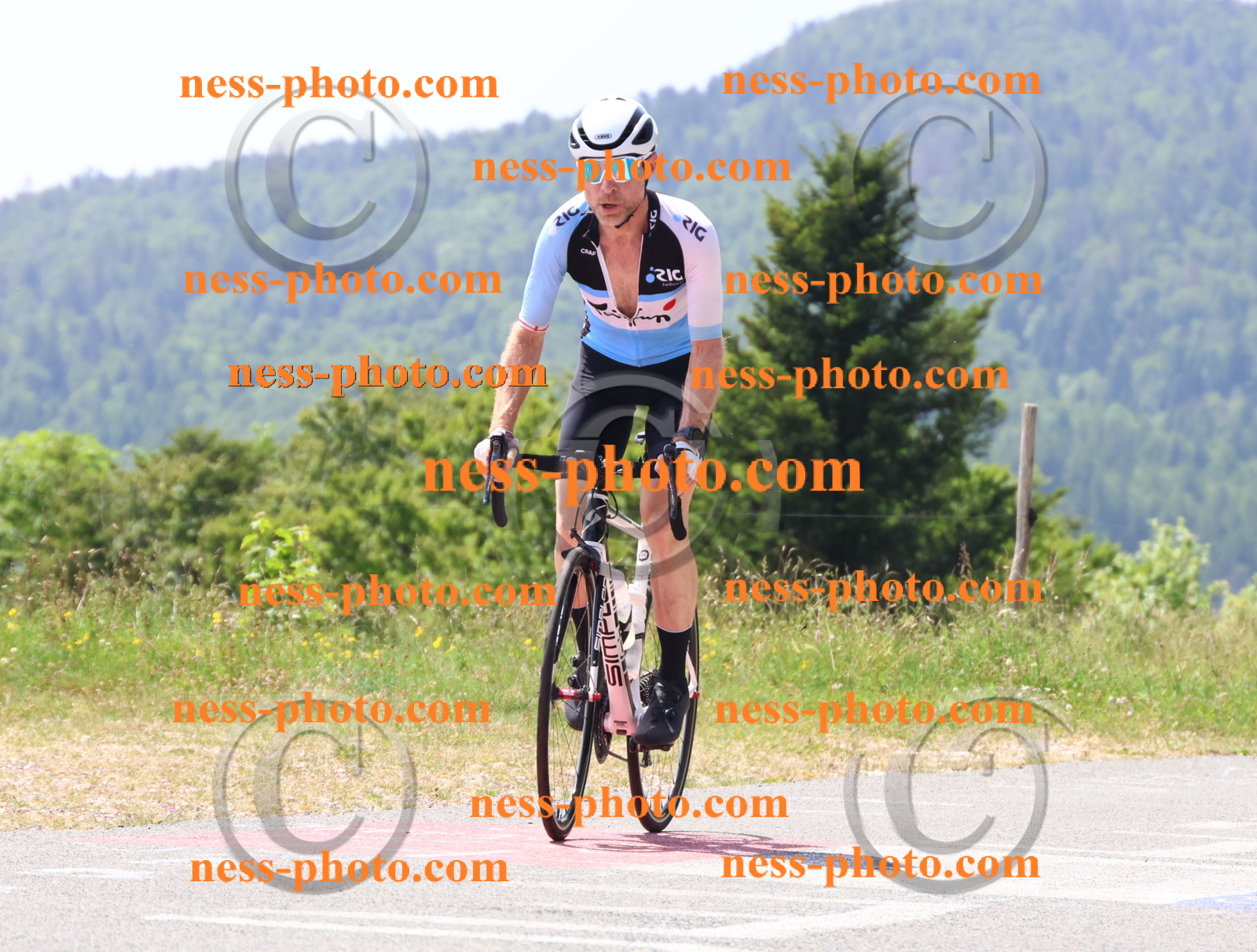 Col du grand Colombier (2259).JPG