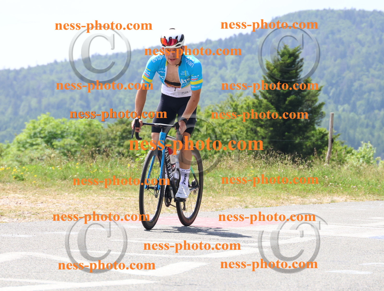 Col du grand Colombier (2266).JPG