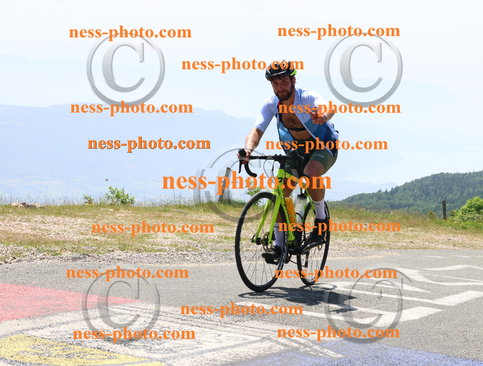 Col du grand Colombier (2470).JPG