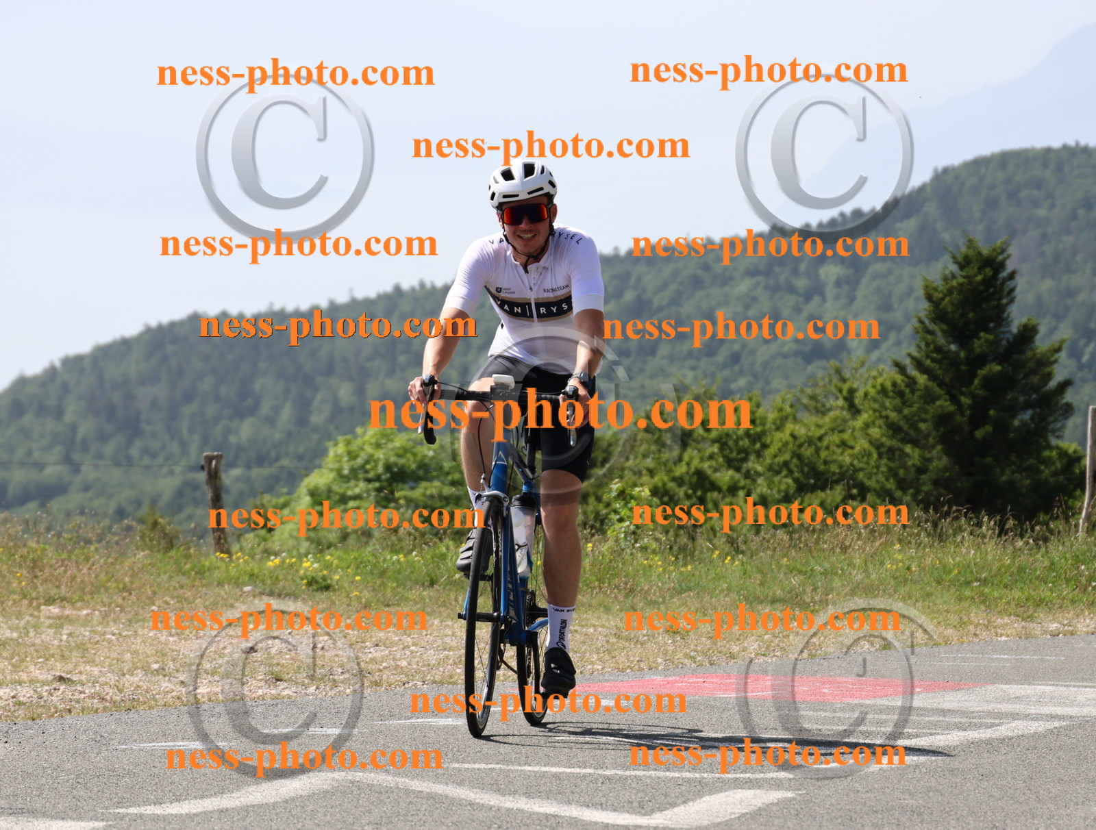 Col du grand Colombier (1091).JPG