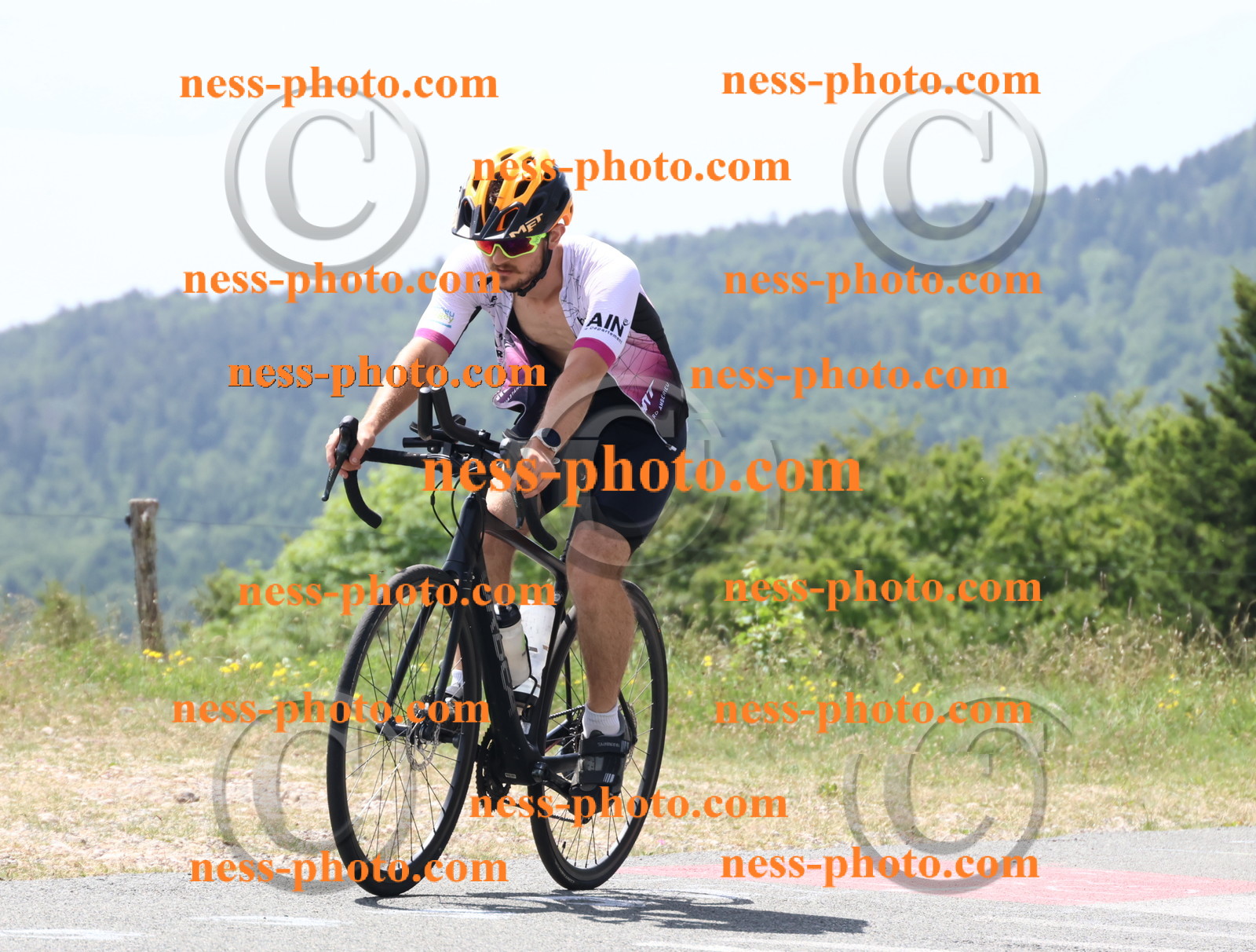 Col du grand Colombier (2050).JPG