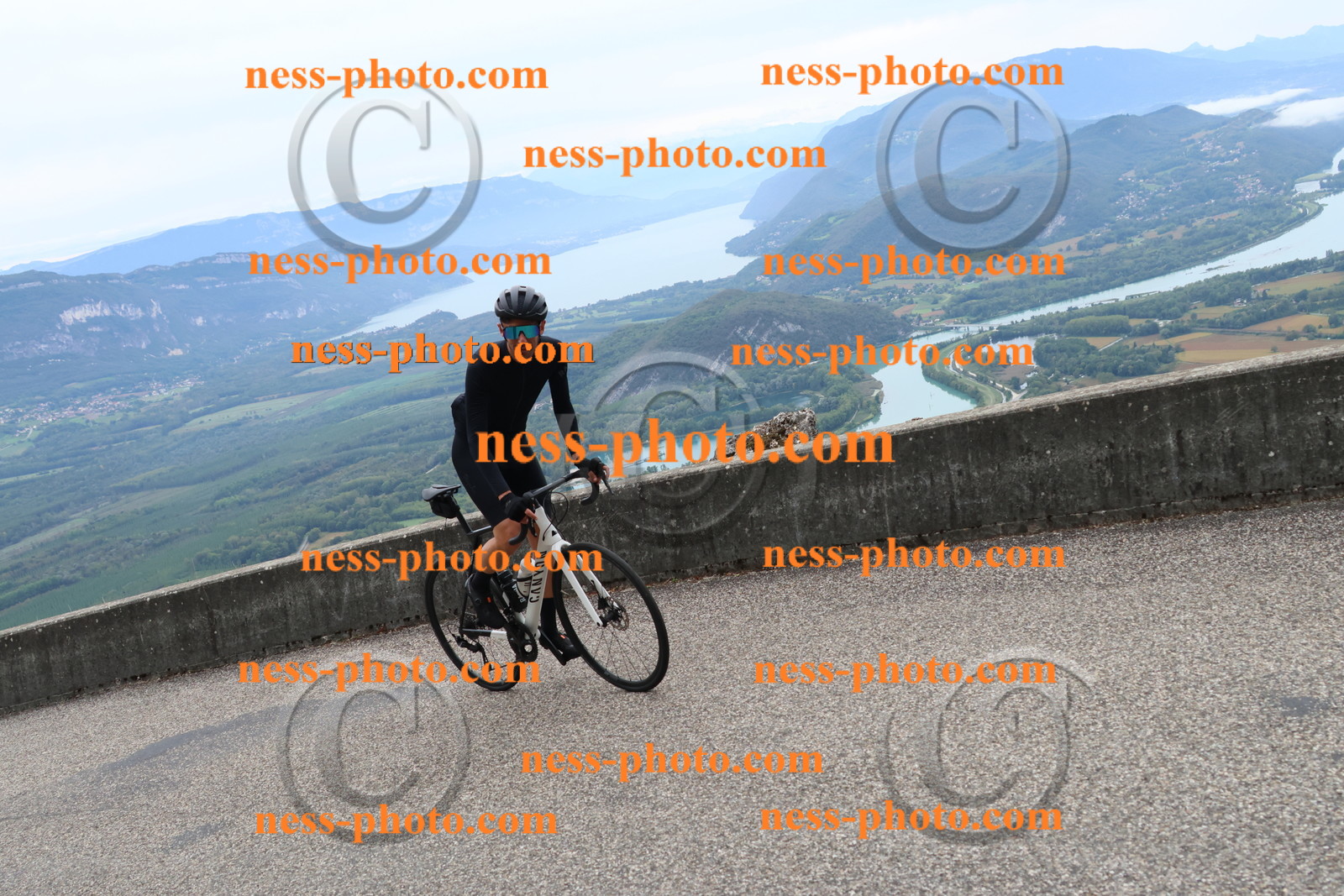 Col du Grand Colombier (1300).JPG