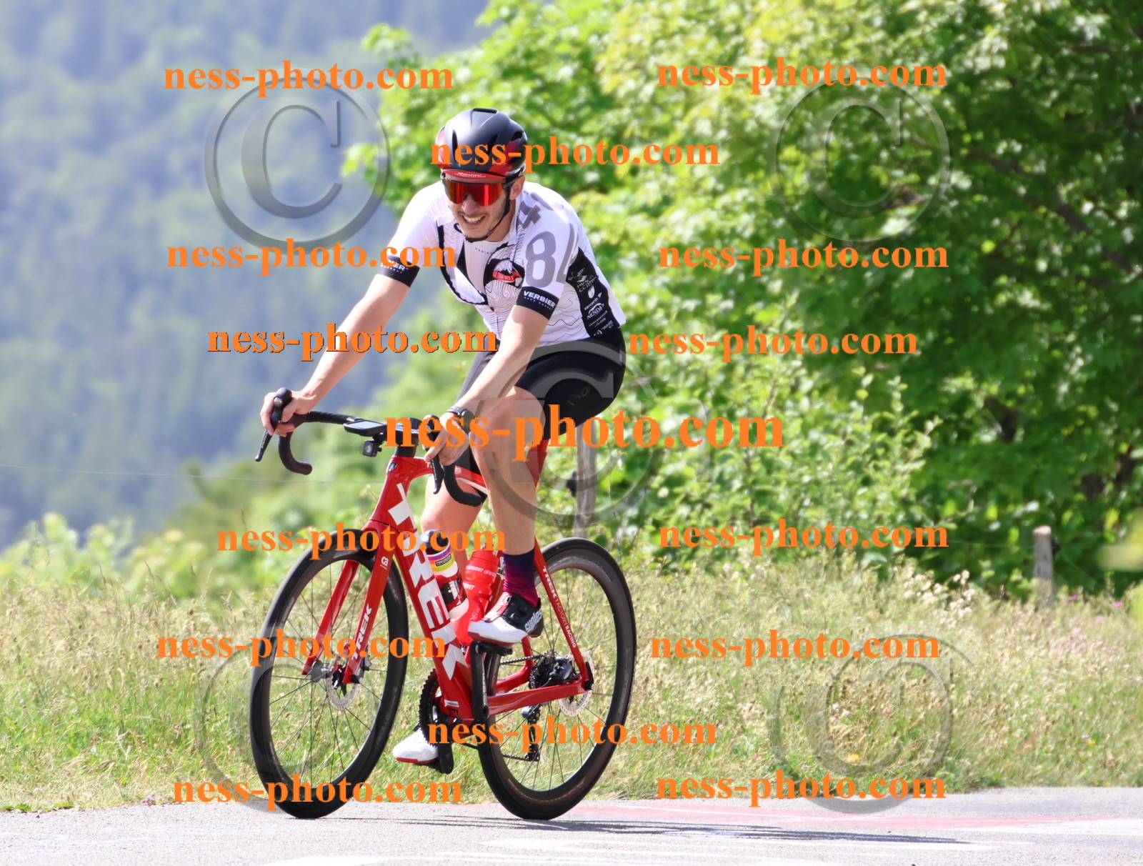 Col du grand Colombier (1411).JPG