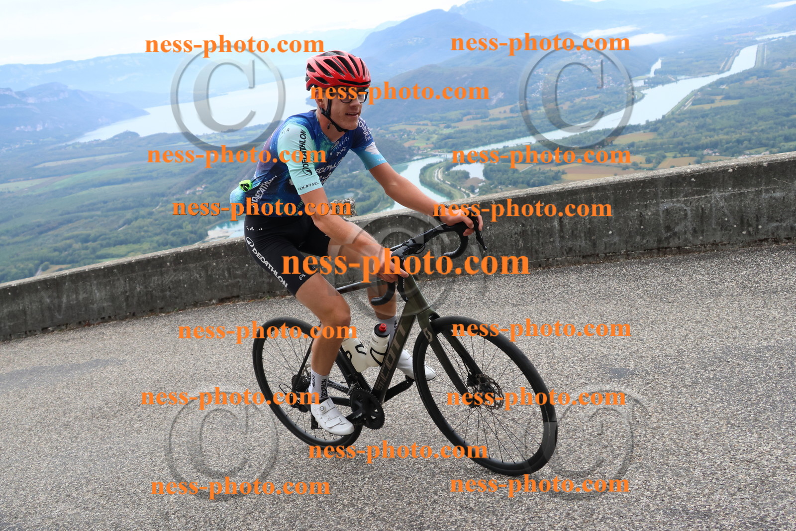 Col du Grand Colombier (1400).JPG